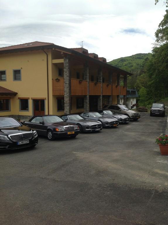 Il Bruco Hotel Fiumalbo Buitenkant foto