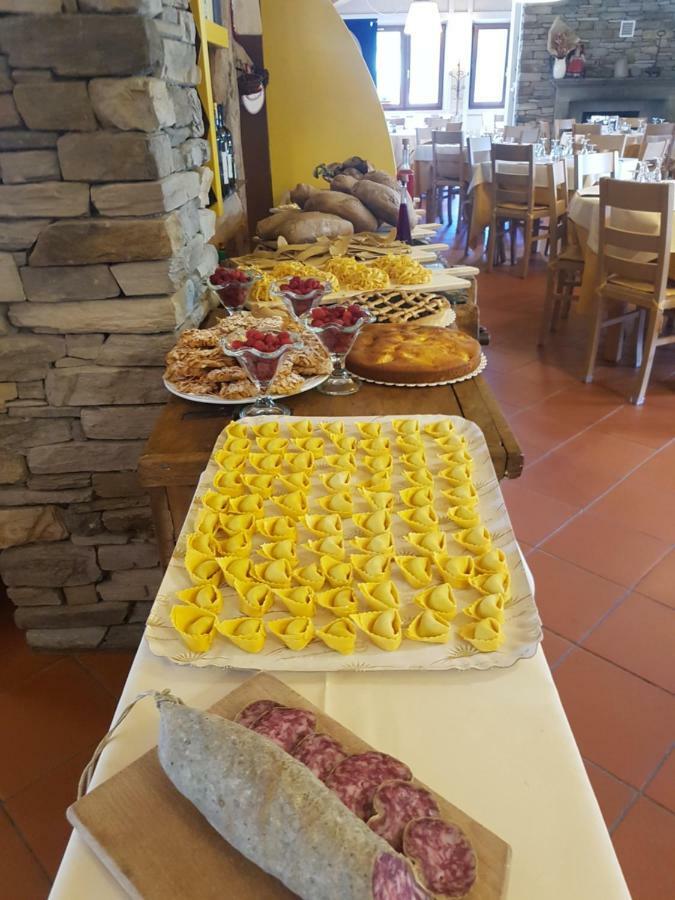 Il Bruco Hotel Fiumalbo Buitenkant foto